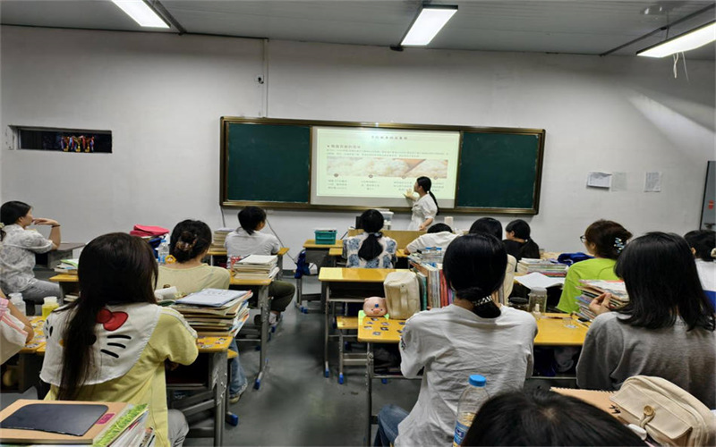 我校学工处组织开展“不负食光，杜绝浪费”主