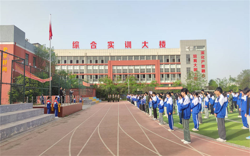 青春奋进正当时—吉安市理工技工学校早操纪实